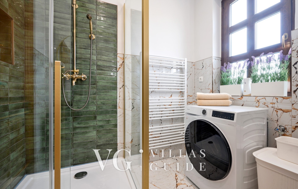 Dvori Perdedaj Bathroom