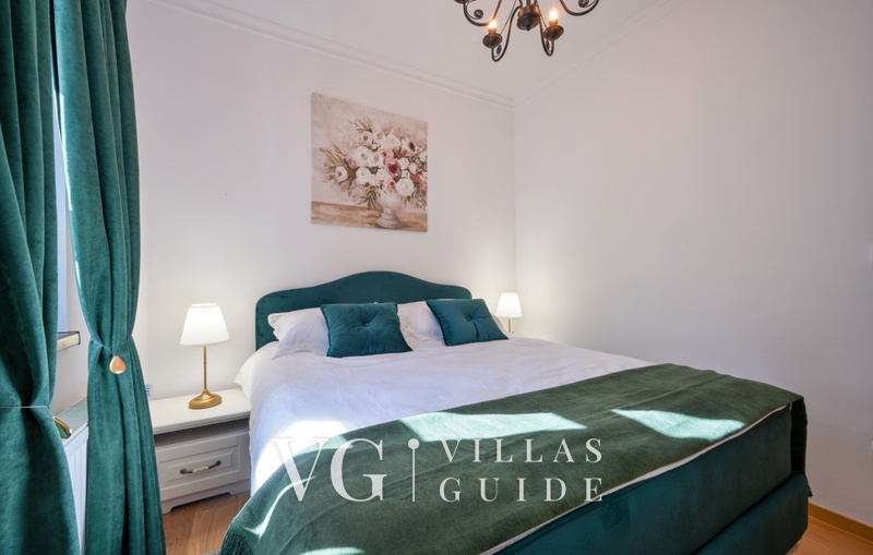 Dvori Perdedaj Bedroom