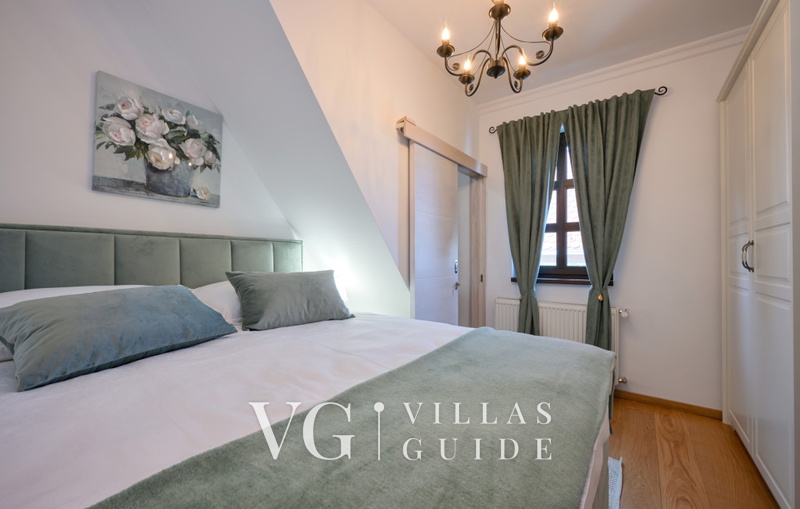 Dvori Perdedaj Bedroom