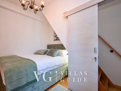 Dvori Perdedaj Bedroom