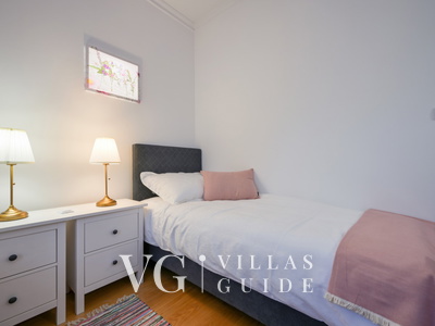 Dvori Perdedaj Bedroom