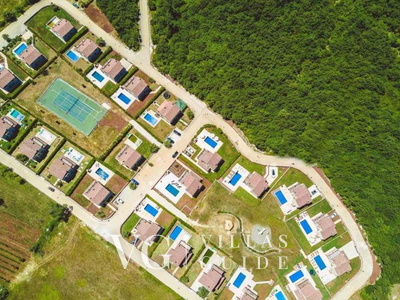 Villa Harmony Garden and property exterior