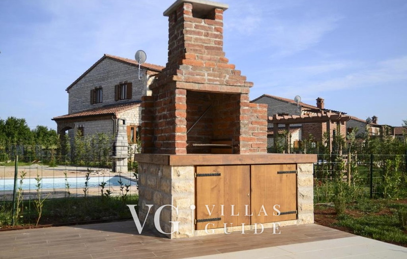 Villa Harmony Garden and property exterior