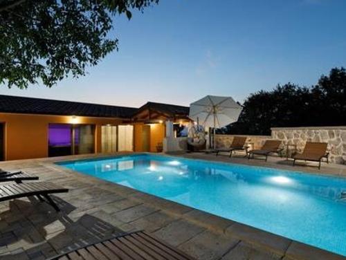 Holiday home Lišnjak