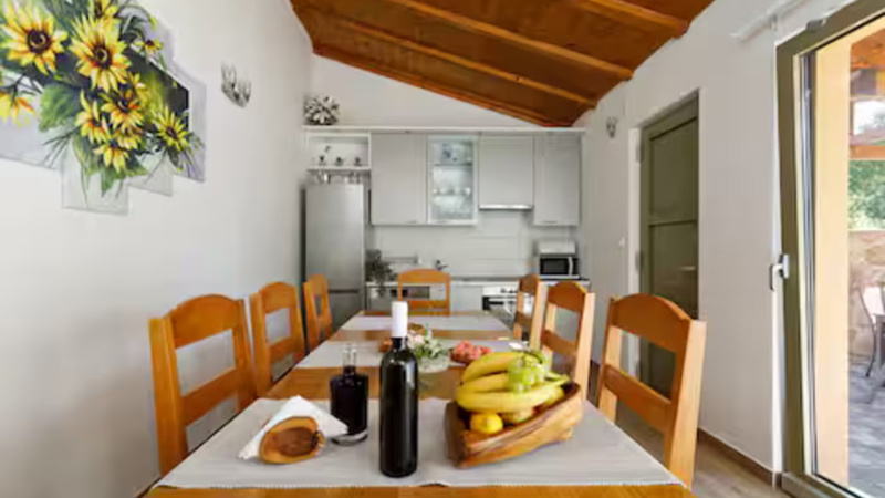 Holiday home Lišnjak