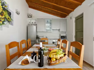 Holiday home Lišnjak