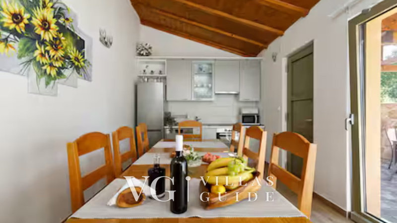 Holiday home Lišnjak