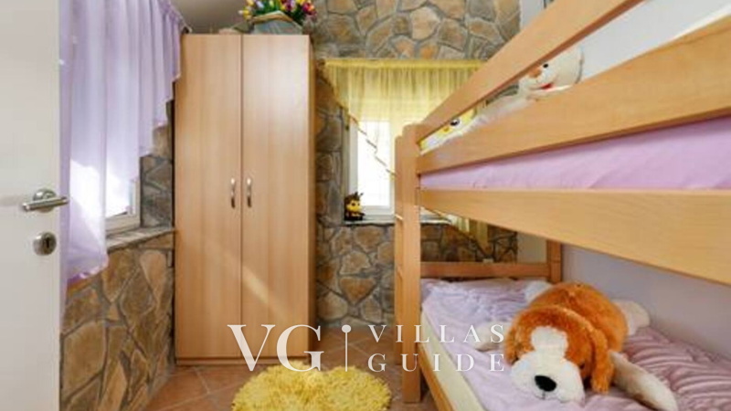 Holiday home Lišnjak Schlafzimmer