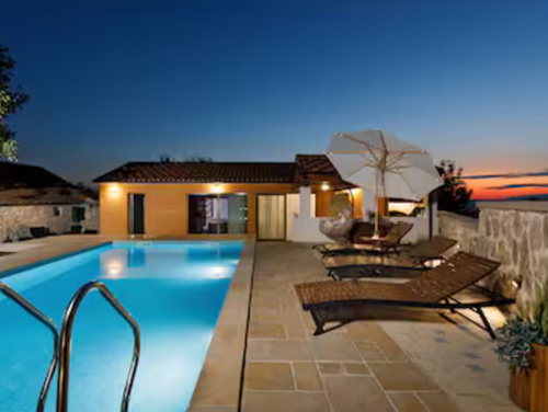 Holiday home Lišnjak