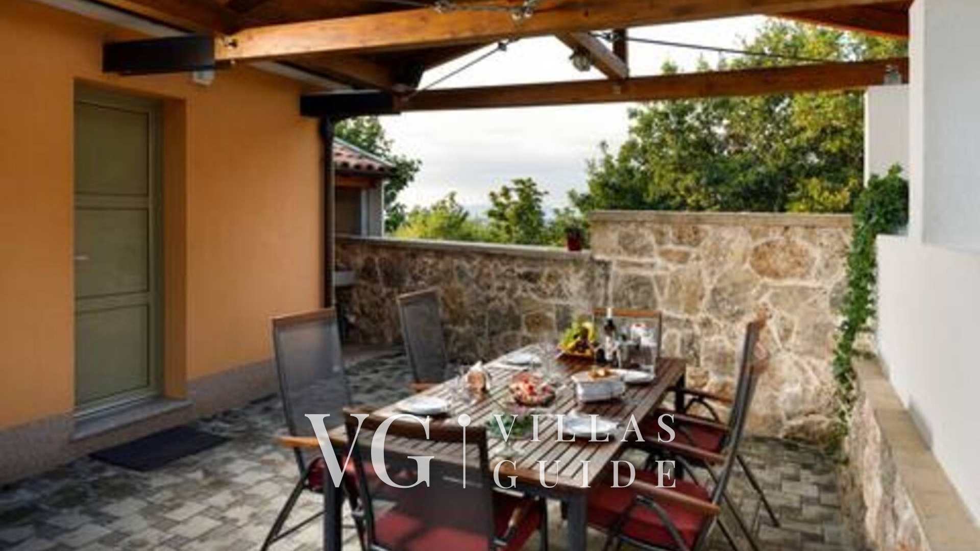 Holiday home Lišnjak Garten und Außenbereich