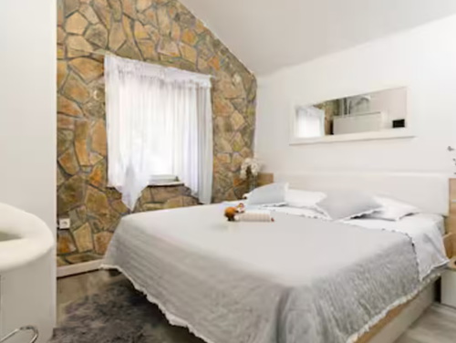 Holiday home Lišnjak