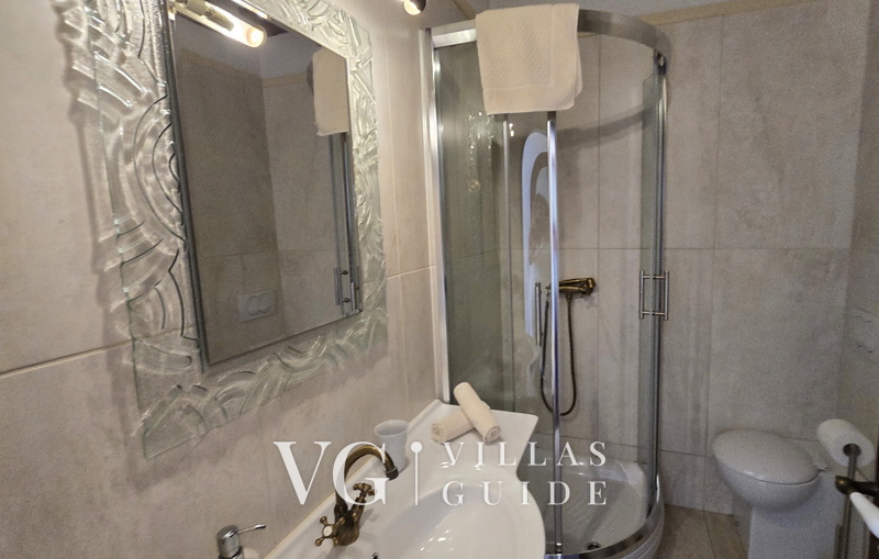 Villa Palazzo del mar with pool Opatija-Mošćenička Draga Badezimmer