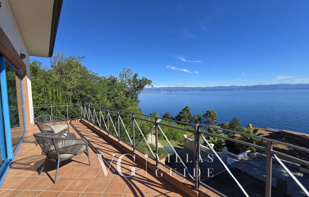 Villa Palazzo del mar with pool Opatija-Mošćenička Draga Garden and property exterior