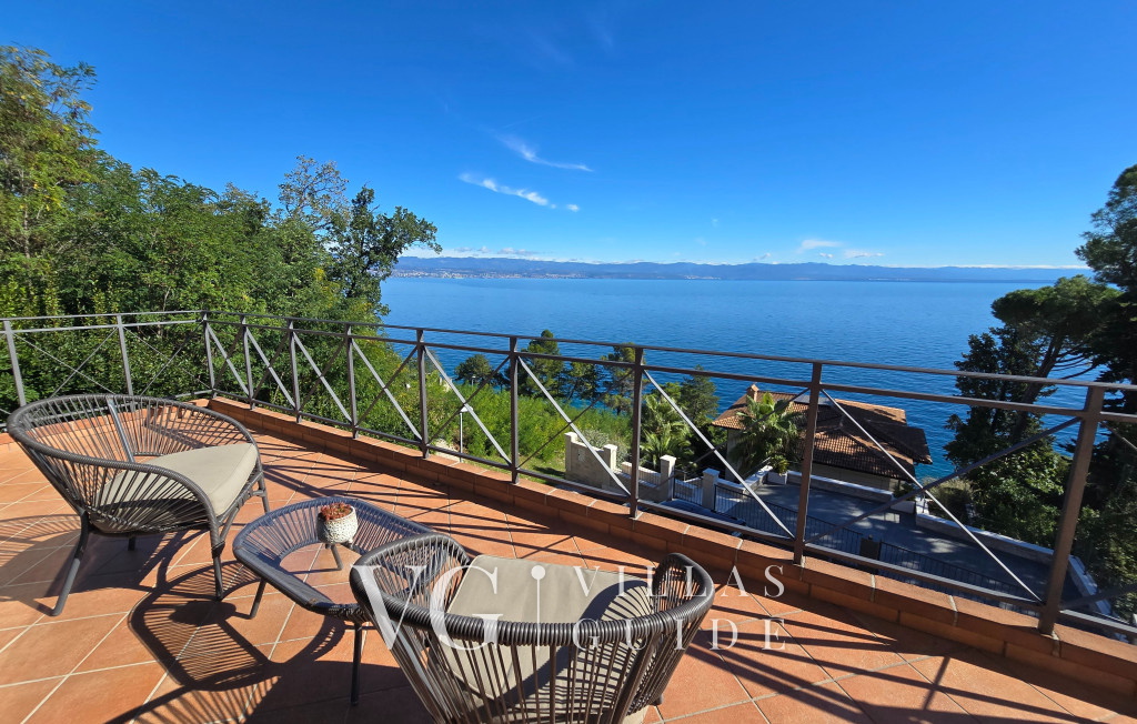 Villa Palazzo del mar with pool Opatija-Mošćenička Draga Garden and property exterior