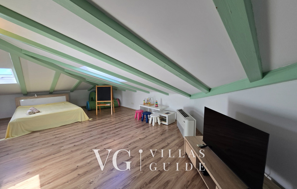 Villa Palazzo del mar with pool Opatija-Mošćenička Draga Schlafzimmer