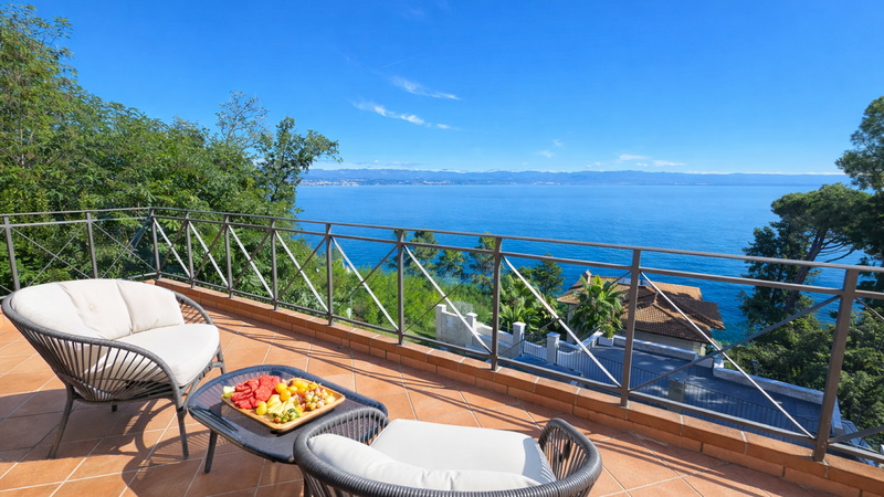 Villa Palazzo del mar with pool Opatija-Mošćenička Draga
