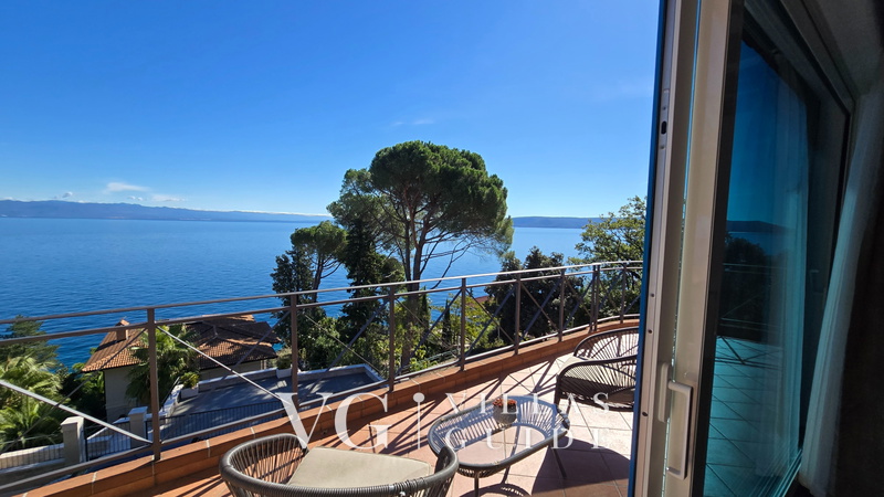 Villa Palazzo del mar with pool Opatija-Mošćenička Draga Camera da letto
