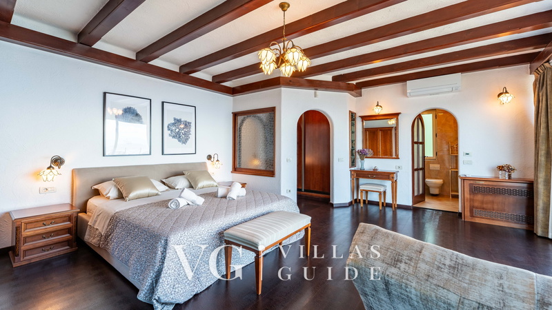 Villa Palazzo del mar with pool Opatija-Mošćenička Draga Schlafzimmer