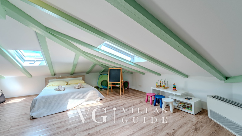 Villa Palazzo del mar with pool Opatija-Mošćenička Draga Schlafzimmer