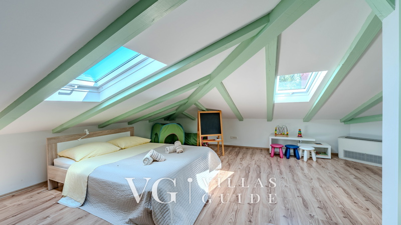 Villa Palazzo del mar with pool Opatija-Mošćenička Draga Schlafzimmer