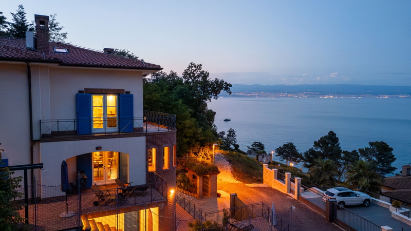 Villa Palazzo del mar with pool Opatija-Mošćenička Draga