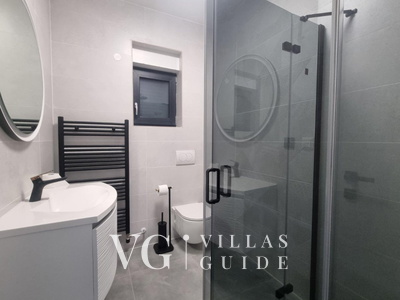 Villa Palazzo Maestral pool&beachfront&whirpool Kupaonica