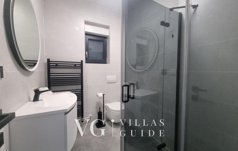 Villa Palazzo Maestral pool&beachfront&whirpool Bathroom