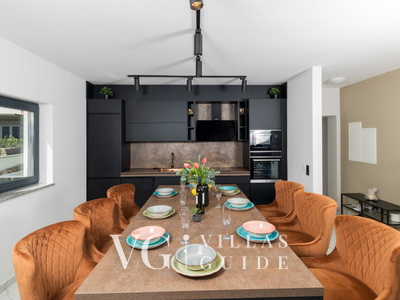 Villa Palazzo Maestral pool&beachfront&whirpool