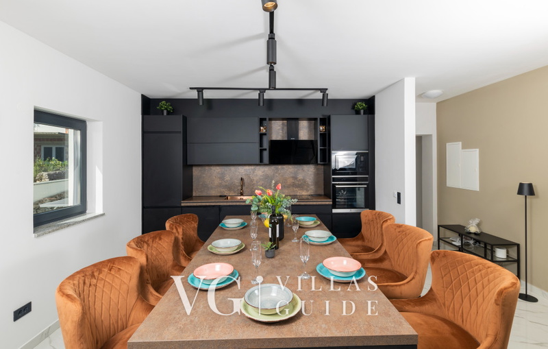 Villa Palazzo Maestral pool&beachfront&whirpool