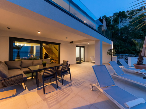 Villa Palazzo Maestral pool&beachfront&whirpool