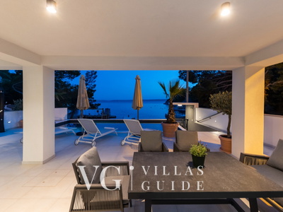 Villa Palazzo Maestral pool&beachfront&whirpool