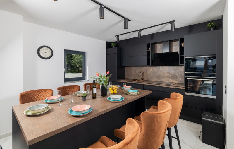 Villa Palazzo Maestral pool&beachfront&whirpool