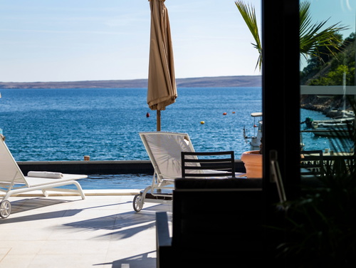 Villa Palazzo Maestral pool&beachfront&whirpool