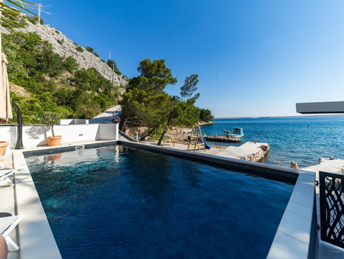 Villa Palazzo Maestral pool&beachfront&whirpool