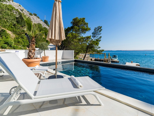 Villa Palazzo Maestral pool&beachfront&whirpool
