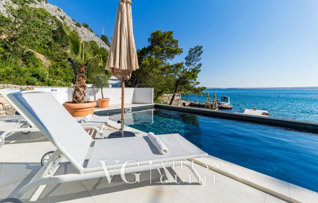 Villa Palazzo Maestral pool&beachfront&whirpool