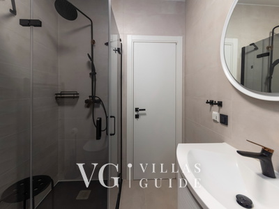 Villa Palazzo Maestral pool&beachfront&whirpool Kupaonica