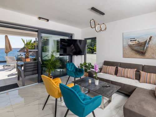 Villa Palazzo Maestral pool&beachfront&whirpool