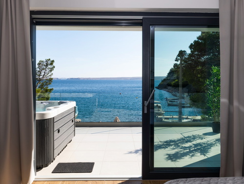 Villa Palazzo Maestral pool&beachfront&whirpool