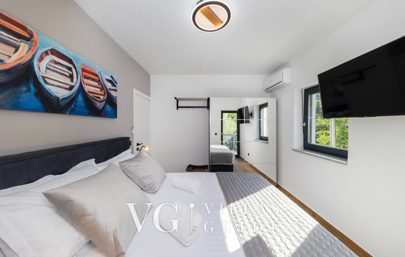 Villa Palazzo Maestral pool&beachfront&whirpool Bedroom