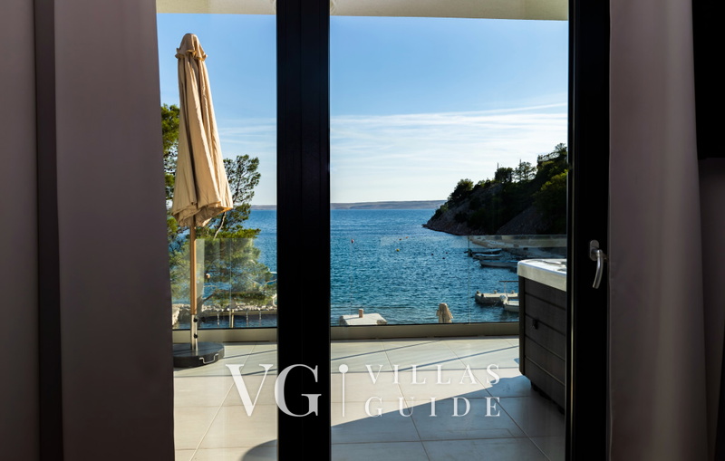 Villa Palazzo Maestral pool&beachfront&whirpool Bedroom