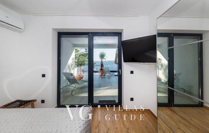 Villa Palazzo Maestral pool&beachfront&whirpool Bedroom