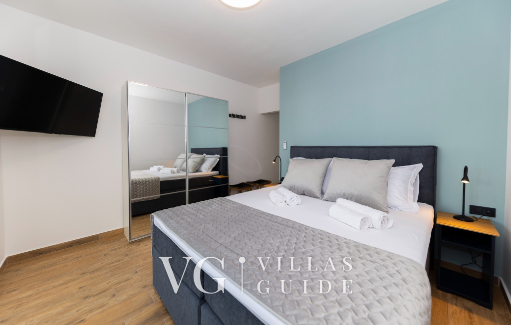 Villa Palazzo Maestral pool&beachfront&whirpool Bedroom