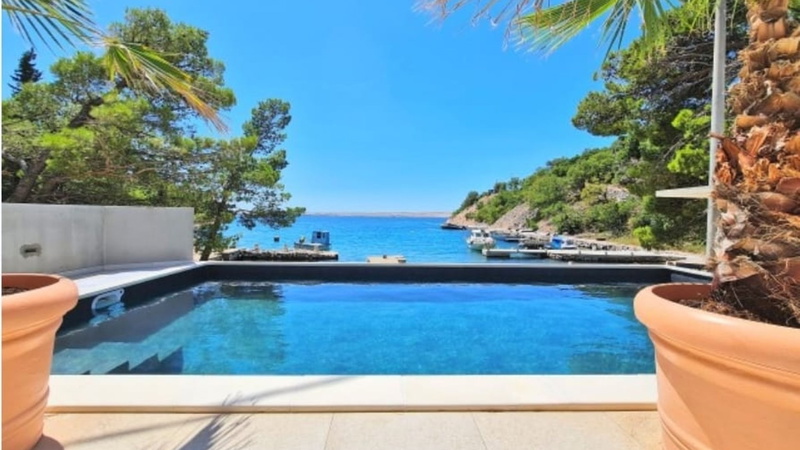 Villa Palazzo Maestral with pool&whirpool&beachfront