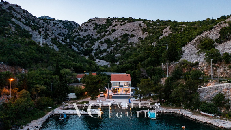 Villa Palazzo Maestral with pool&whirpool&beachfront micro_location