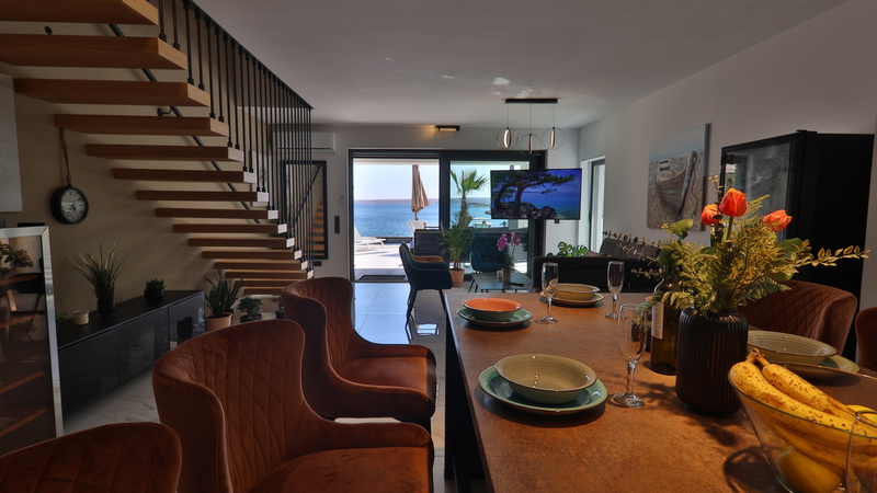 Villa Palazzo Maestral with pool&whirpool&beachfront