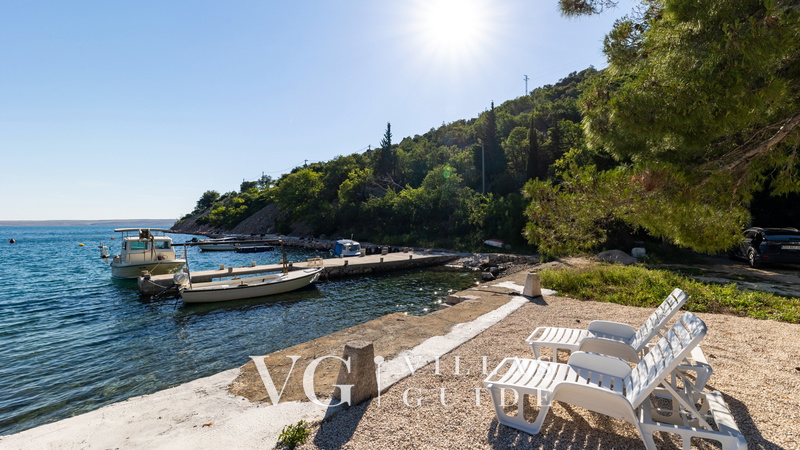 Villa Palazzo Maestral with pool&whirpool&beachfront