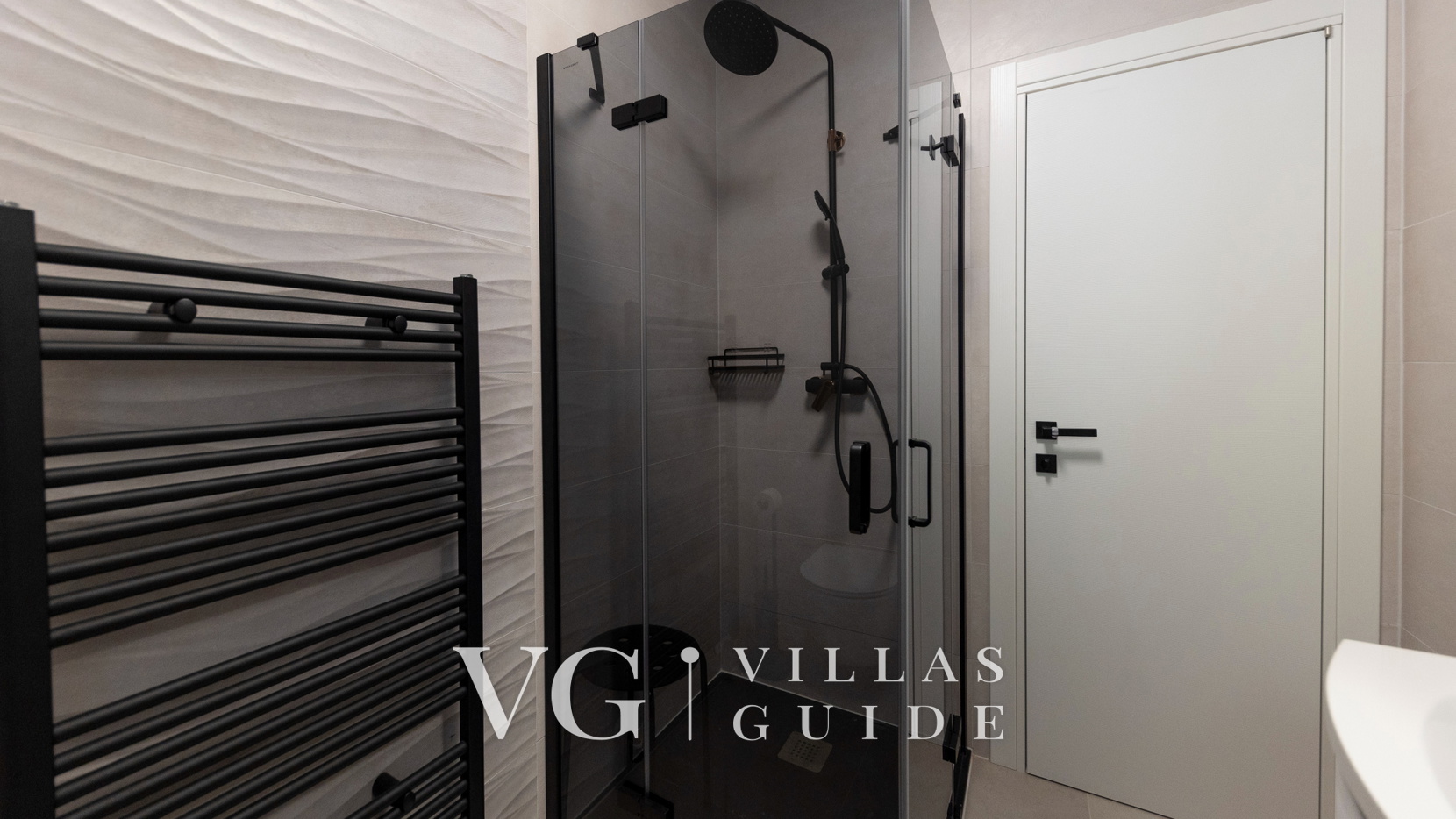 Villa Palazzo Maestral with pool&whirpool&beachfront Badezimmer