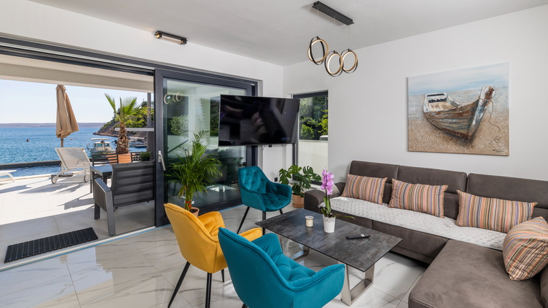 Villa Palazzo Maestral with pool&whirpool&beachfront