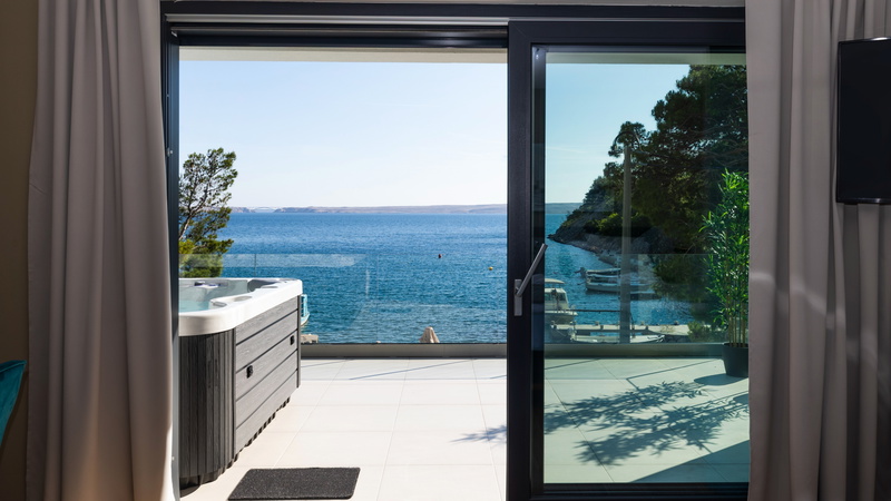 Villa Palazzo Maestral with pool&whirpool&beachfront